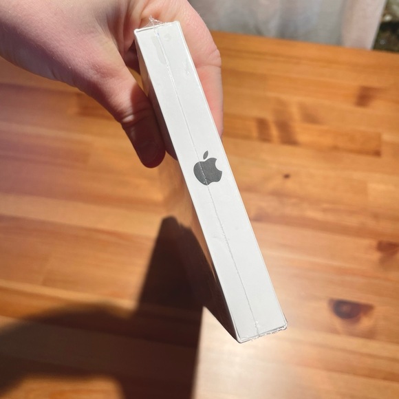 Apple Magic Wireless Keyboard with Numeric Keypad Silver Rechargeable Bluetooth - Picture 7 of 13